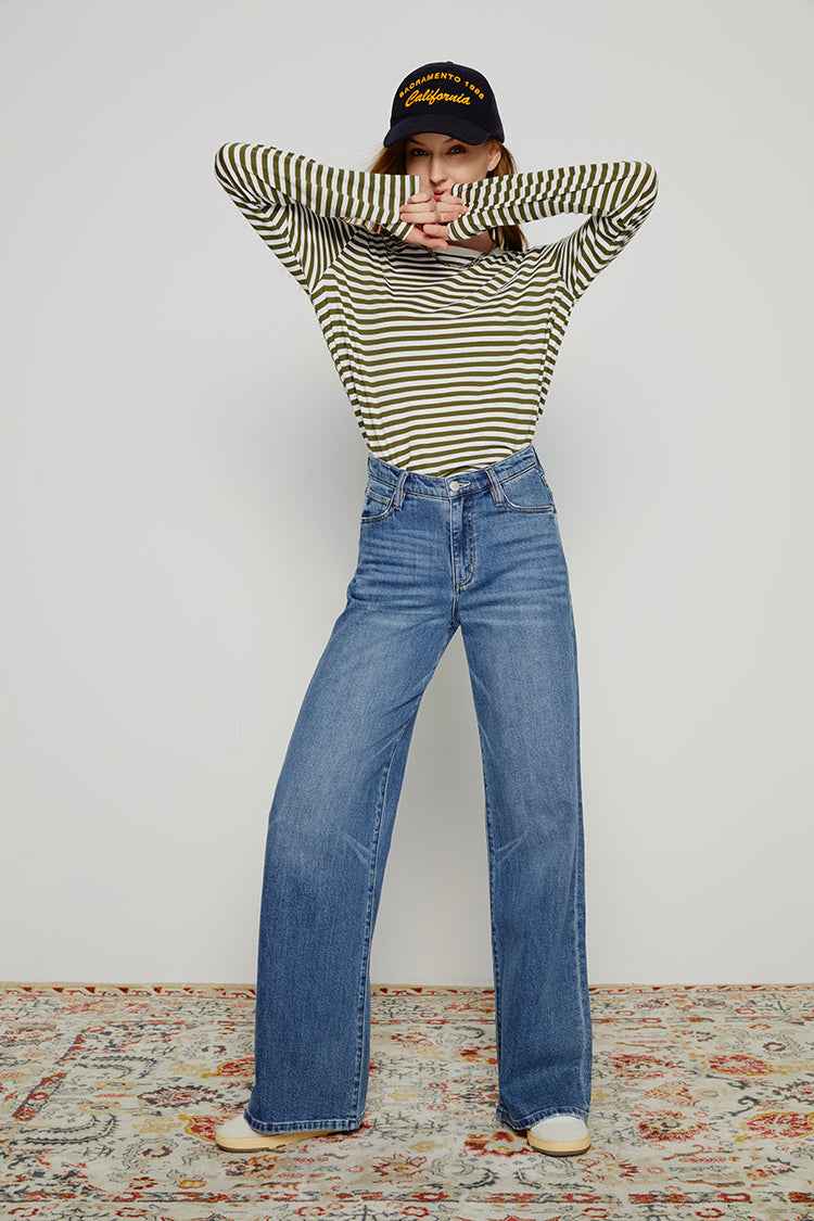 Angeles High-Rise Baggy Jeans Model HJ103