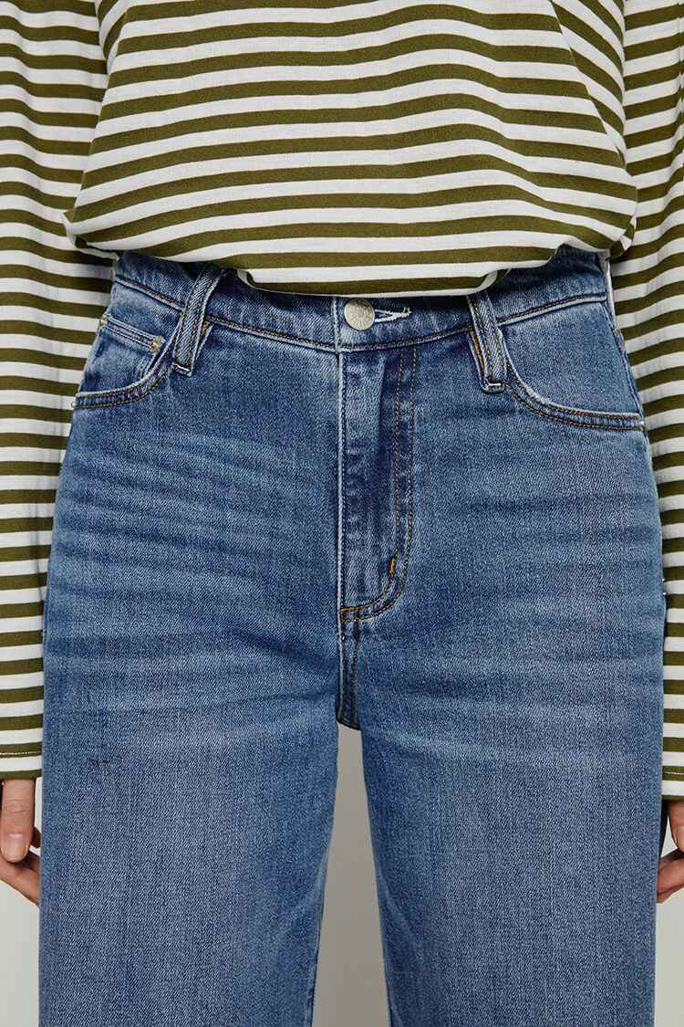 Angeles High-Rise Baggy Jeans Model HJ103