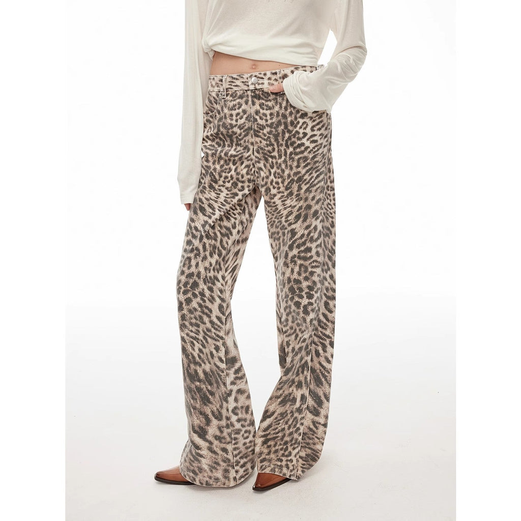 “Wild Roar” Leopard Print Washed Straight-Leg Bootcut Jeans for Fashion-Forward Women and Men
