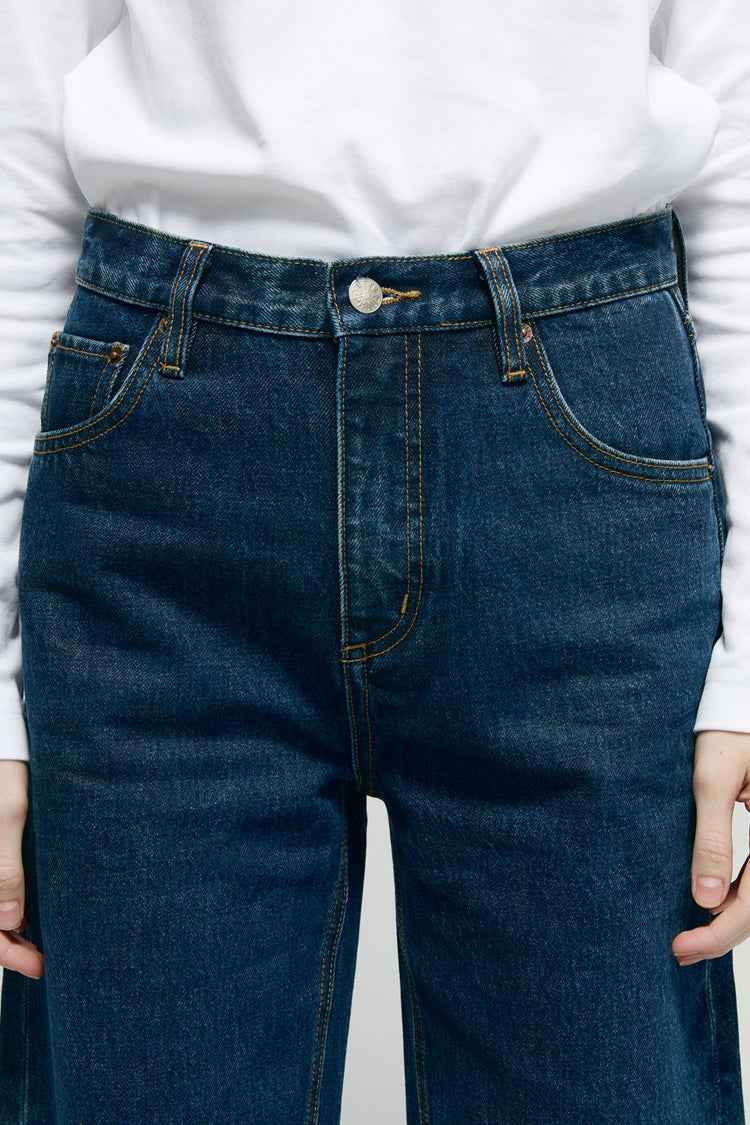 Slope Curve Jeans Model HJ039 – High-Rise Relaxed Wide-Leg Denim Pants