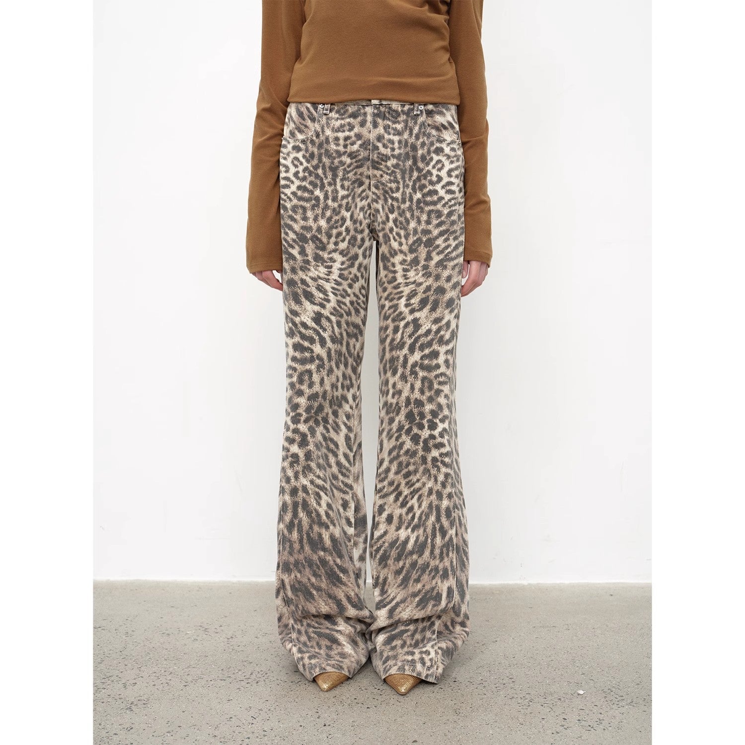 “Wild Roar” Leopard Print Washed Straight-Leg Bootcut Jeans for Fashion-Forward Women and Men