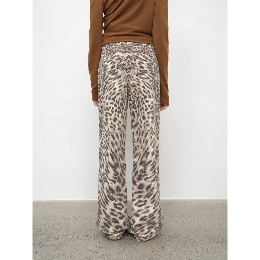 “Wild Roar” Leopard Print Washed Straight-Leg Bootcut Jeans for Fashion-Forward Women and Men