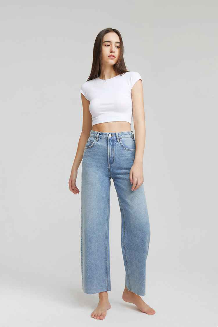 Moon Curve Raw Hem Crop Jeans Model HJ129