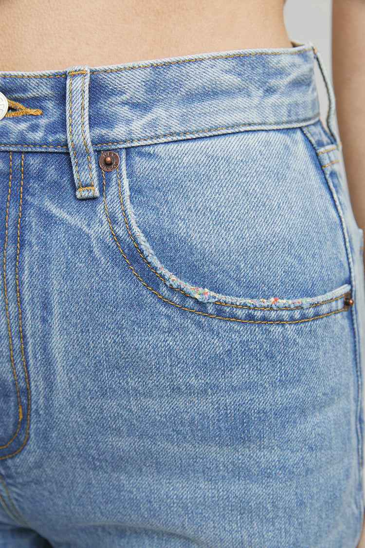 Moon Curve Raw Hem Crop Jeans Model HJ129