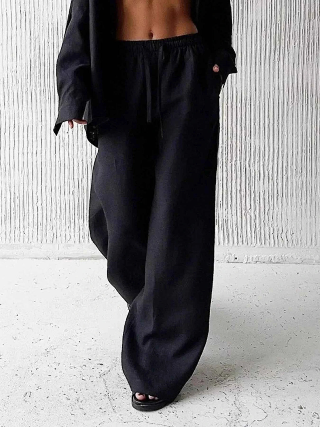 Relaxed Fit Two-Piece Set with Button-Up Shirt and Pants in Burgundy