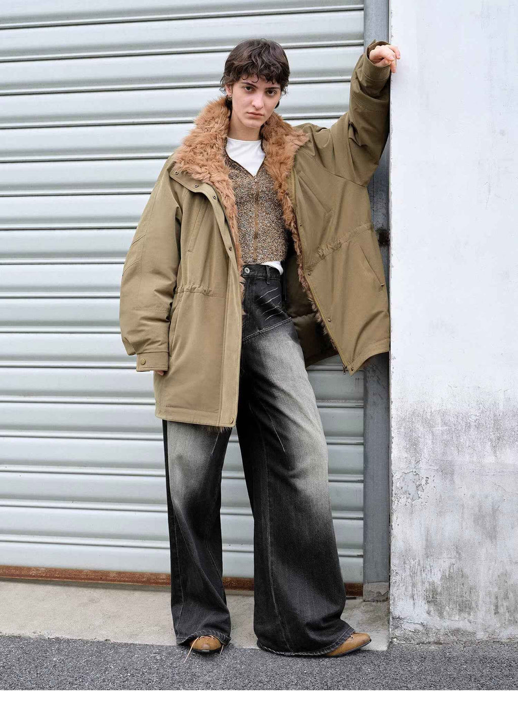 "Amber Pine Forest" olive mid-length goose down parka with curly shearling collar, street style