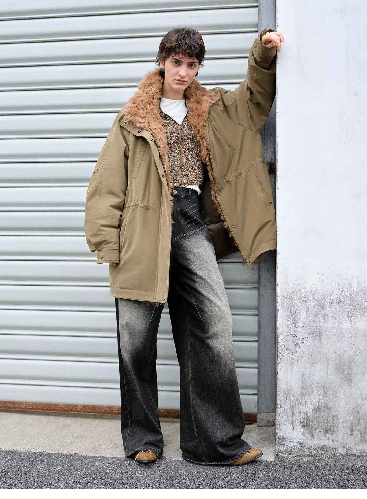 "Amber Pine Forest" olive mid-length goose down parka with curly shearling collar, street style