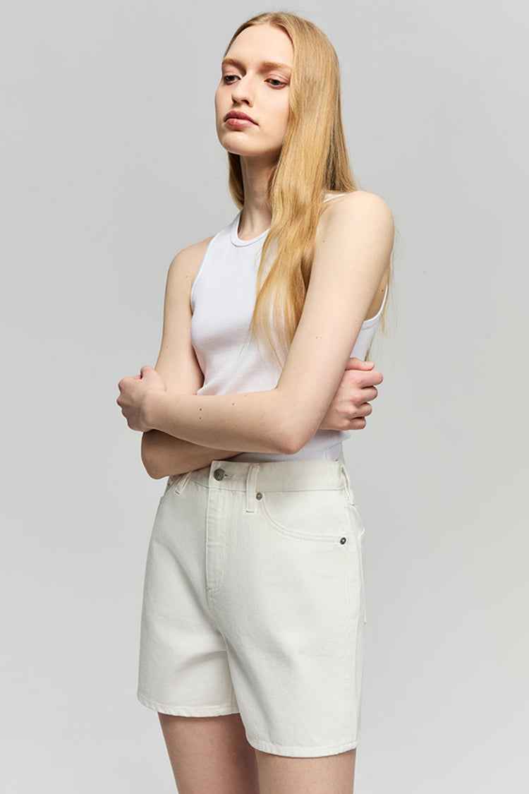 Golden Hour High-Rise Girlfriend Denim Shorts Model HJ801