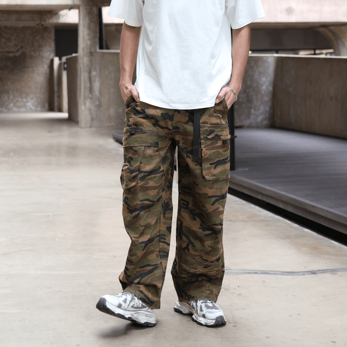 Khayi Camo Loose Fit Wide-leg Cargos