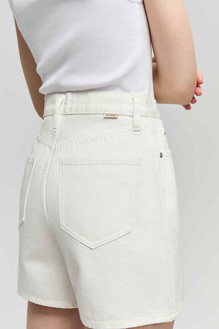 Golden Hour High-Rise Girlfriend Denim Shorts Model HJ801