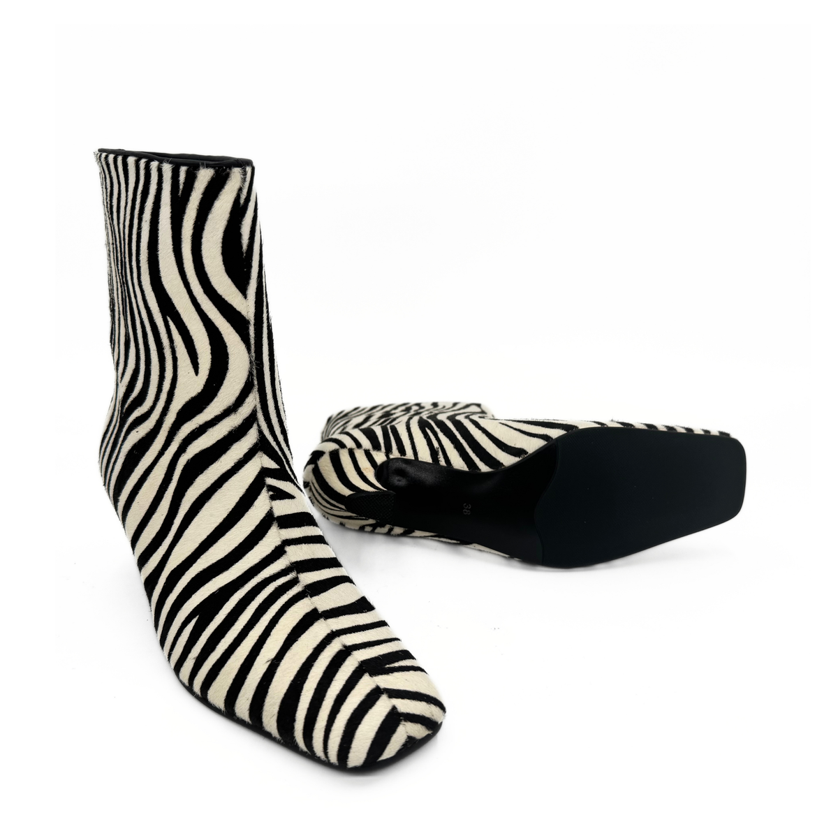 Silvi Zebra Kitten Boot - Black & White