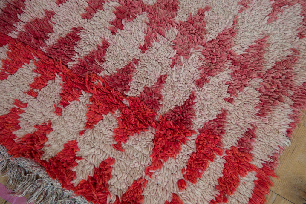 Vintage Moroccan Rug 3 ft x 5.5 ft Hand-Knotted Argyle Diamond Pattern