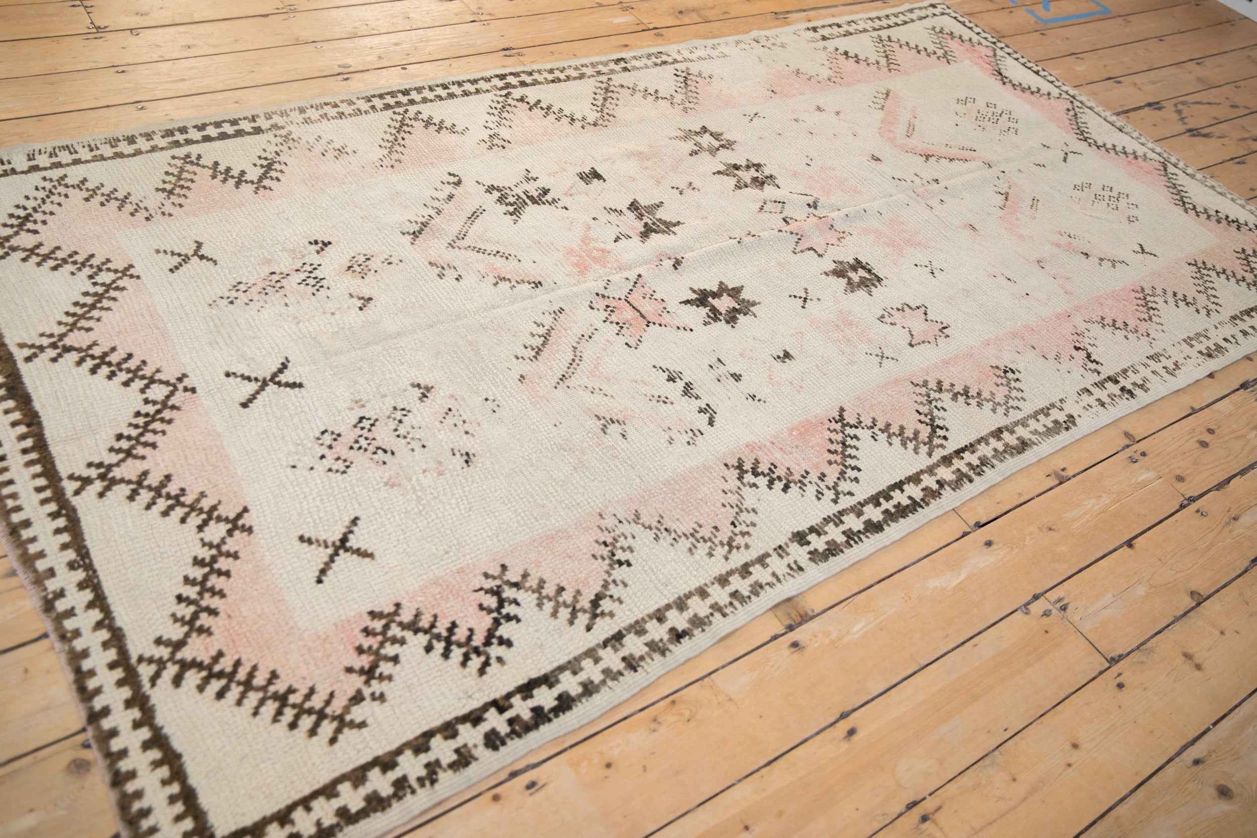 4.5 x 9 ft Vintage Distressed Moroccan Rug Runner