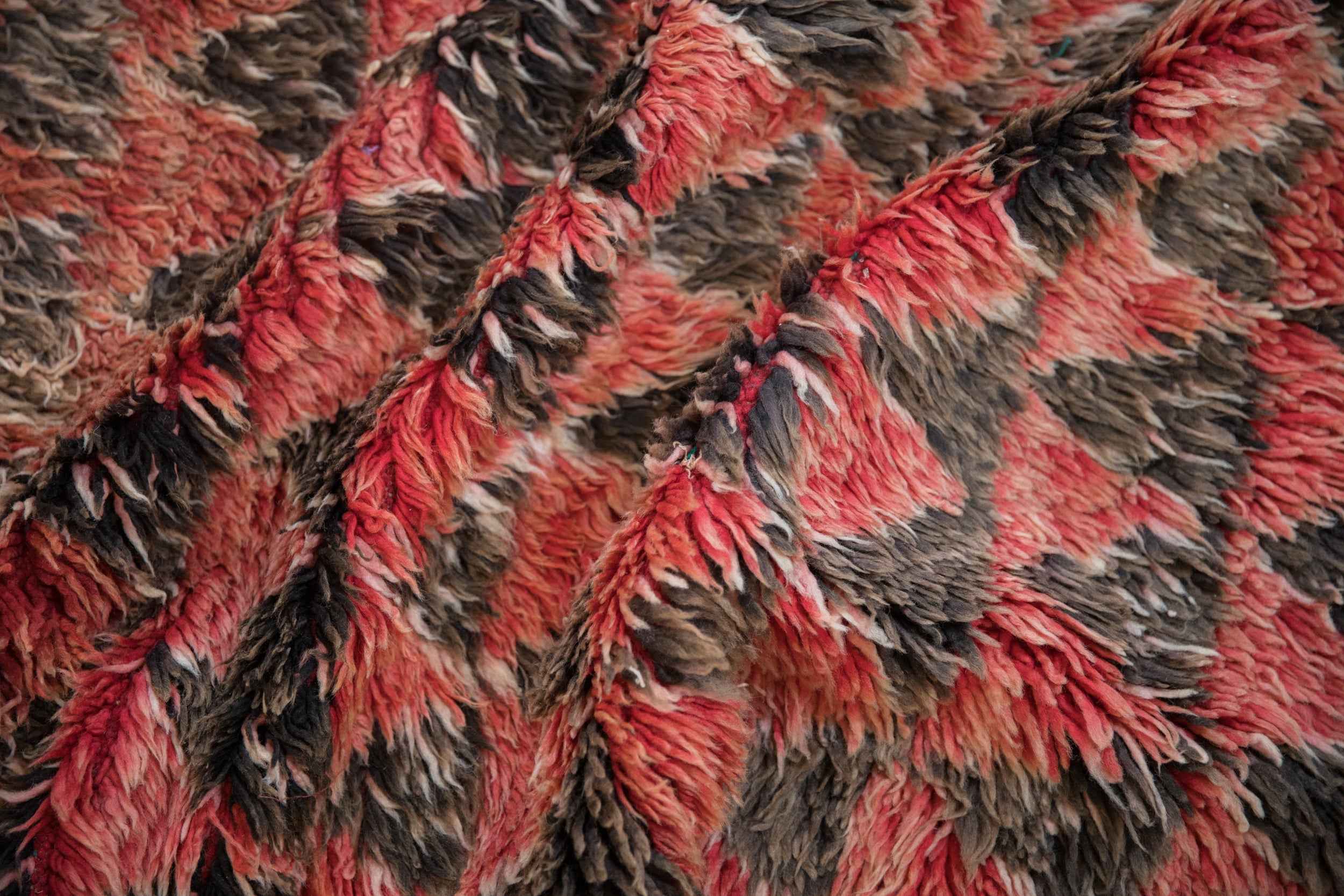 Vintage Moroccan Hand-Knotted Carpet, 5'10" x 9'7", 1970s, Triangle Mountain Inspired Design