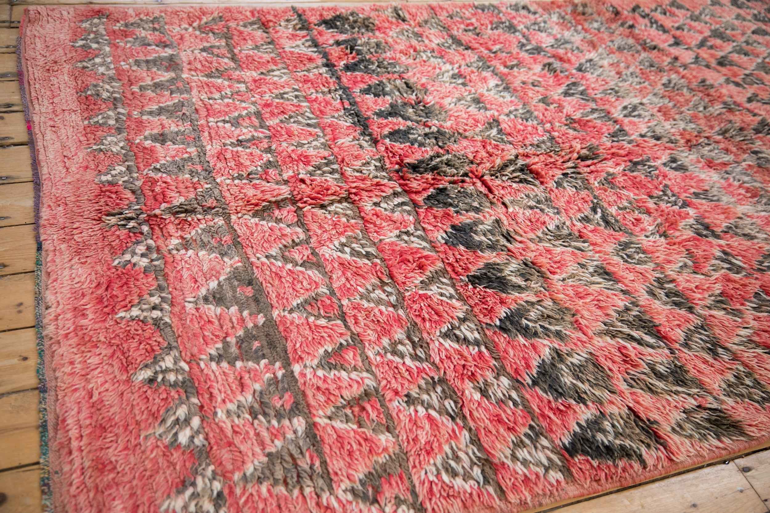 Vintage Moroccan Hand-Knotted Carpet, 5'10" x 9'7", 1970s, Triangle Mountain Inspired Design
