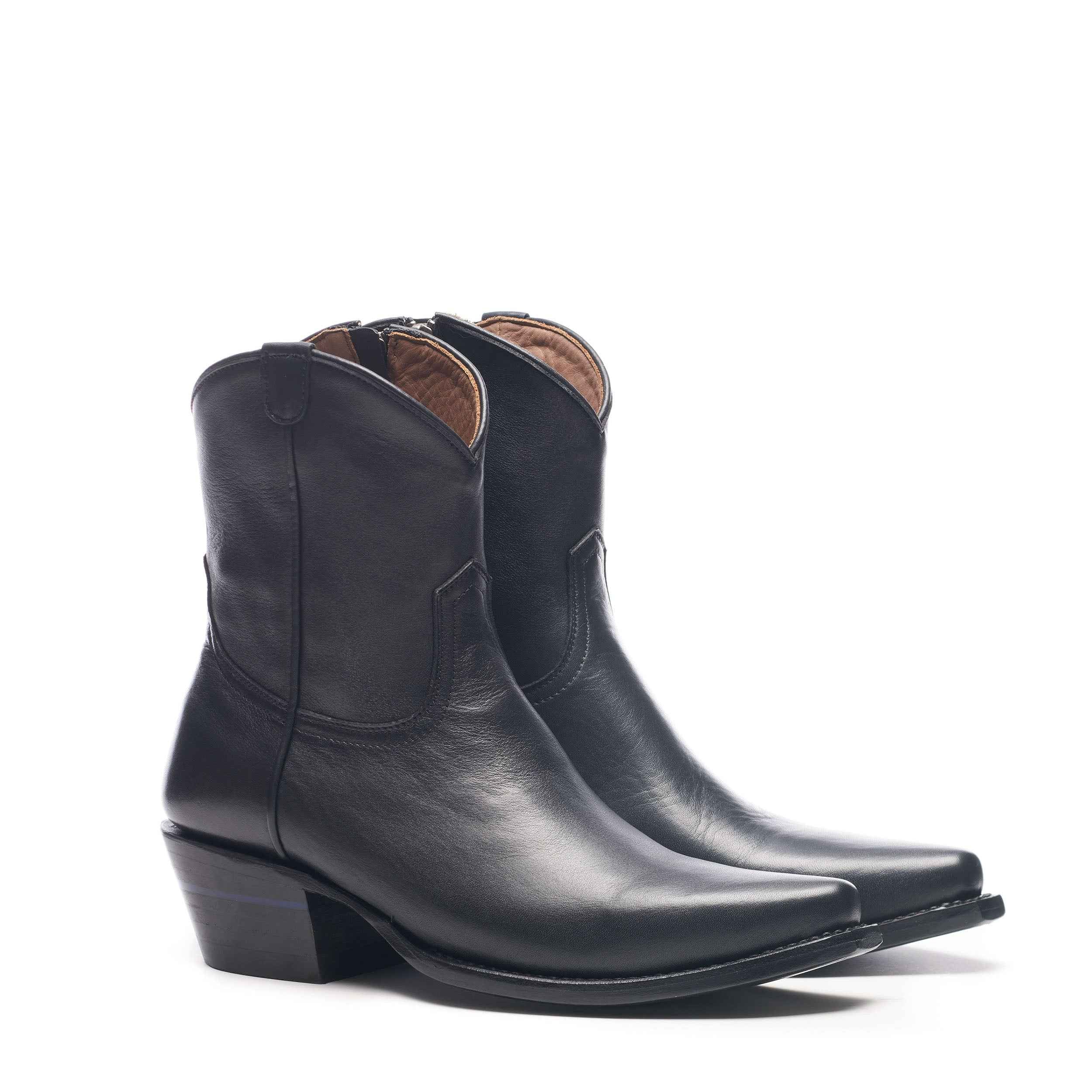 The Trinity - Versatile Classic Boots for Fashion-Forward Men and Women