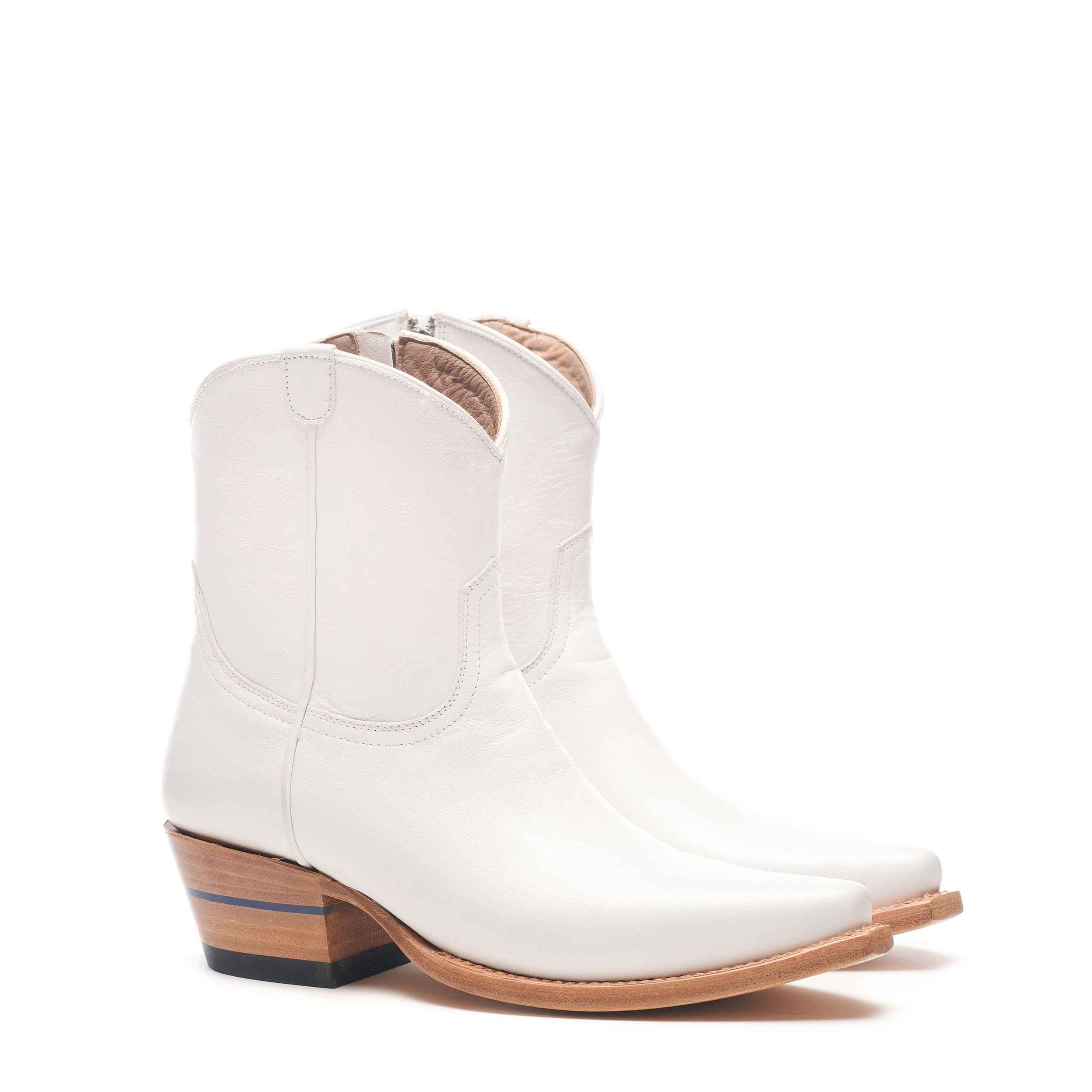 The Trinity - Versatile Classic Boots for Fashion-Forward Men and Women
