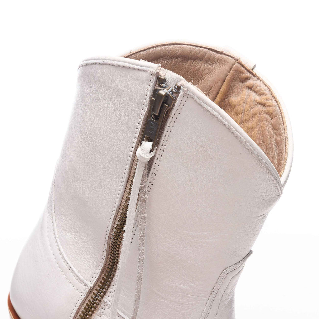 The Trinity - Versatile Classic Boots for Fashion-Forward Men and Women