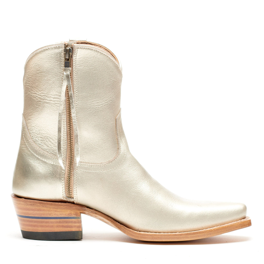The Trinity - Versatile Classic Boots for Fashion-Forward Men and Women