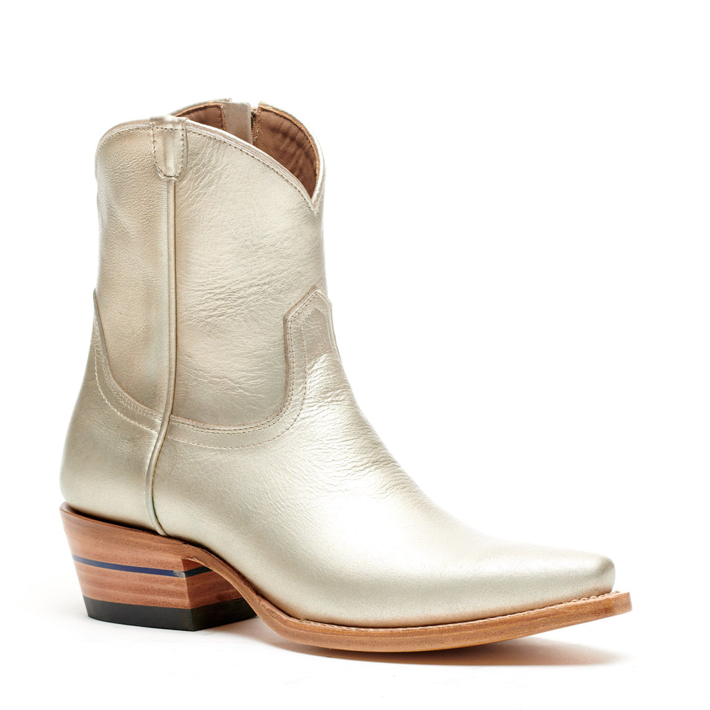 The Trinity - Versatile Classic Boots for Fashion-Forward Men and Women