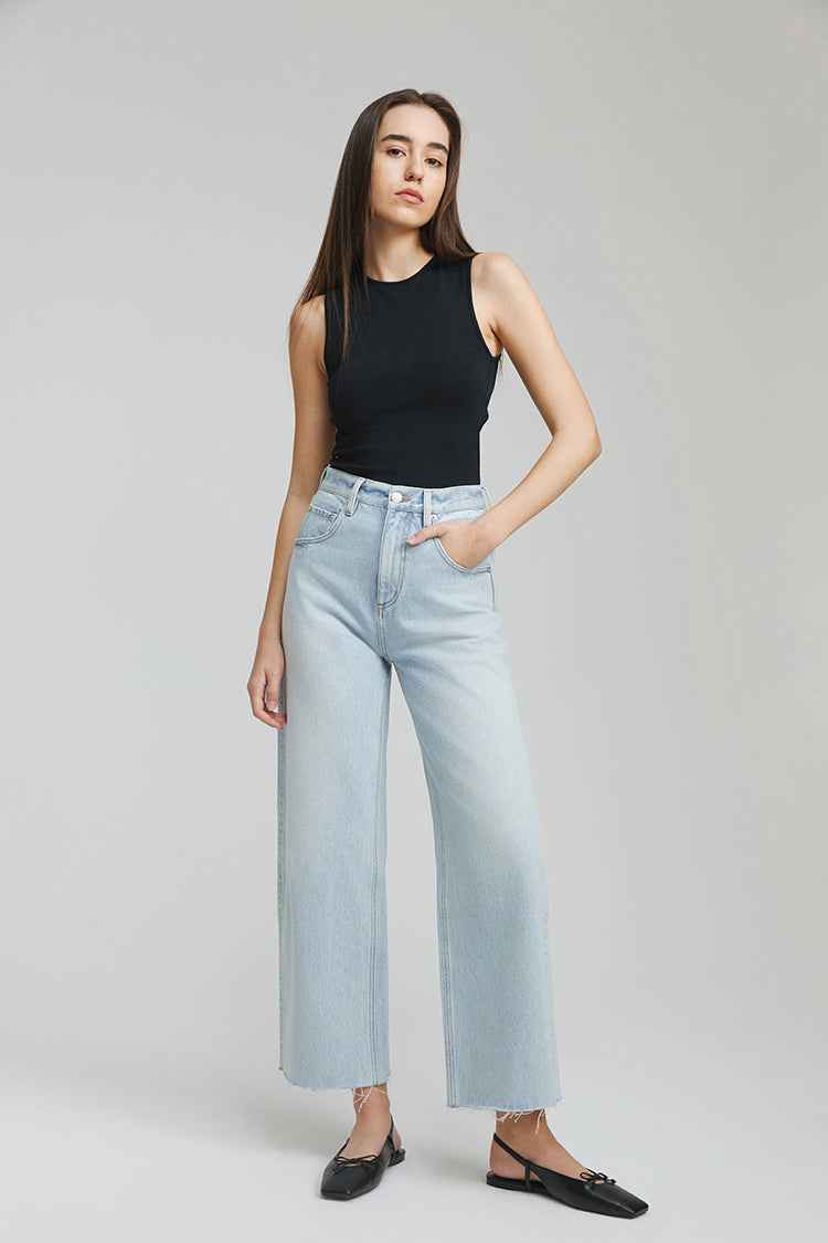 Moon Curve Raw Hem Crop Jeans Model HJ129