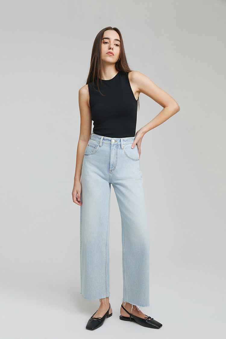 Moon Curve Raw Hem Crop Jeans Model HJ129
