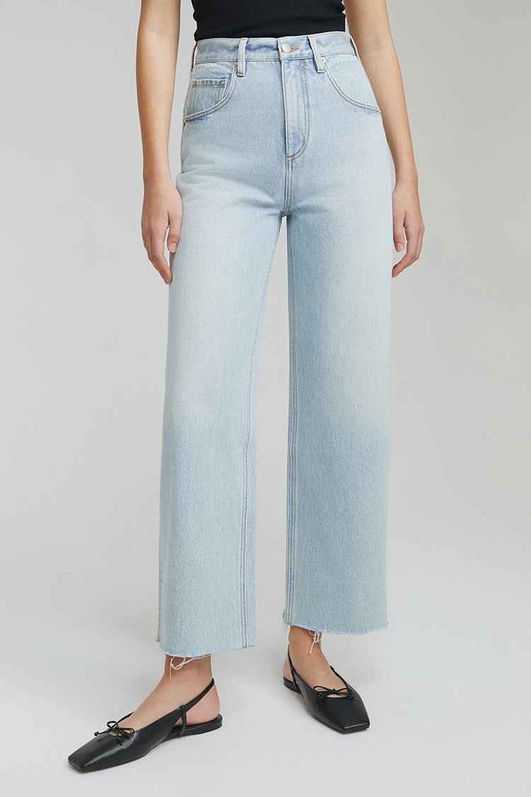 Moon Curve Raw Hem Crop Jeans Model HJ129