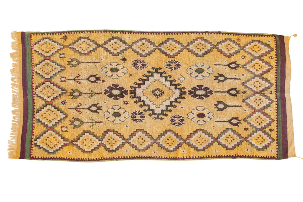 Vintage Moroccan Rug Runner 4 ft 11 in x 10 ft 9 in – Hand-Knotted 1970s Diamond Medallion Design