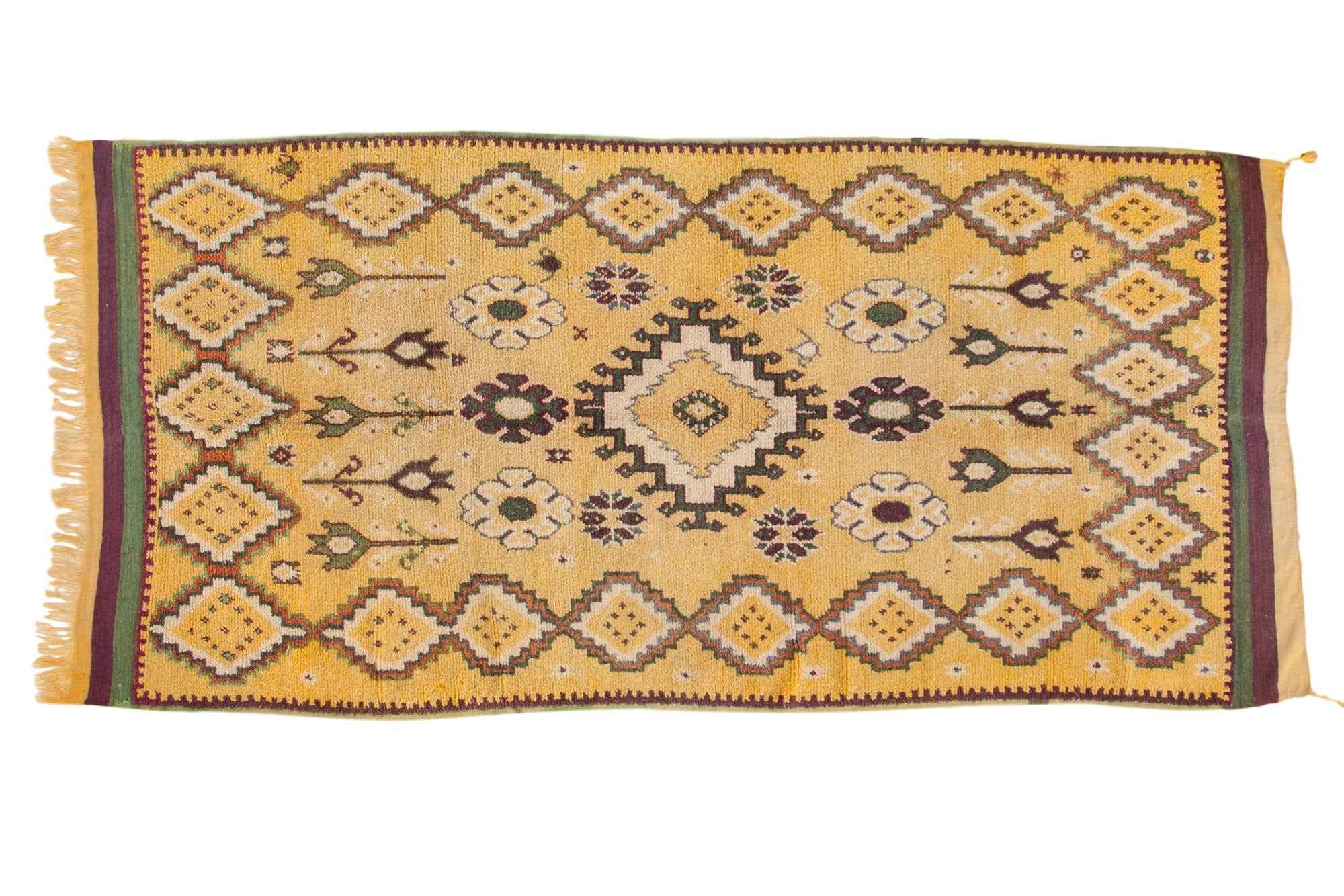 Vintage Moroccan Rug Runner 4 ft 11 in x 10 ft 9 in – Hand-Knotted 1970s Diamond Medallion Design