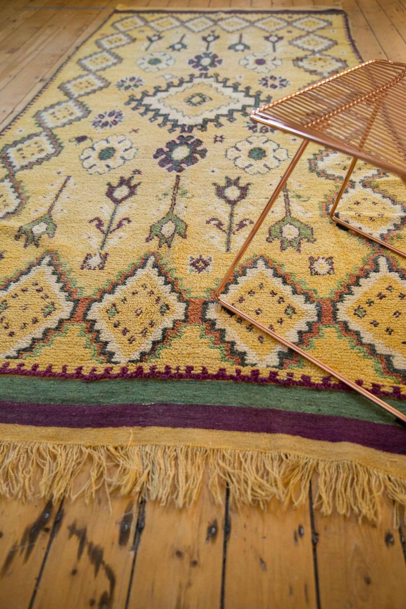 Vintage Moroccan Rug Runner 4 ft 11 in x 10 ft 9 in – Hand-Knotted 1970s Diamond Medallion Design