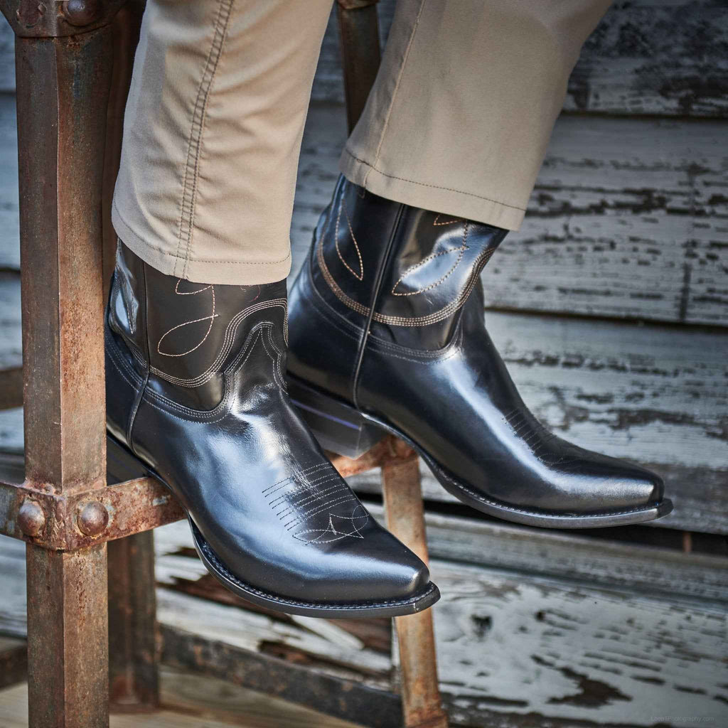 The Comal - Stylish Quarter Inch Snip Toe Boots for Fashion-Conscious Men and Women