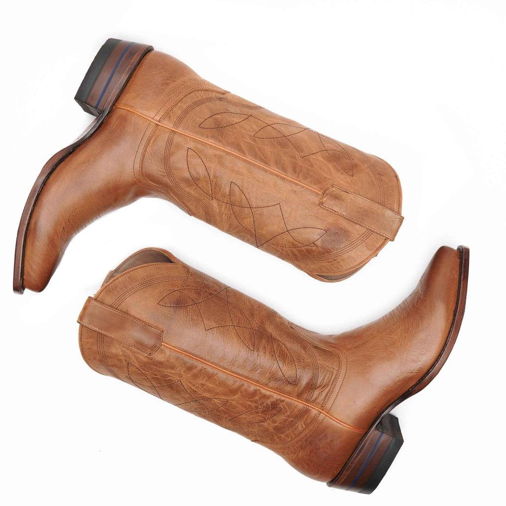 The Comal - Stylish Quarter Inch Snip Toe Boots for Fashion-Conscious Men and Women
