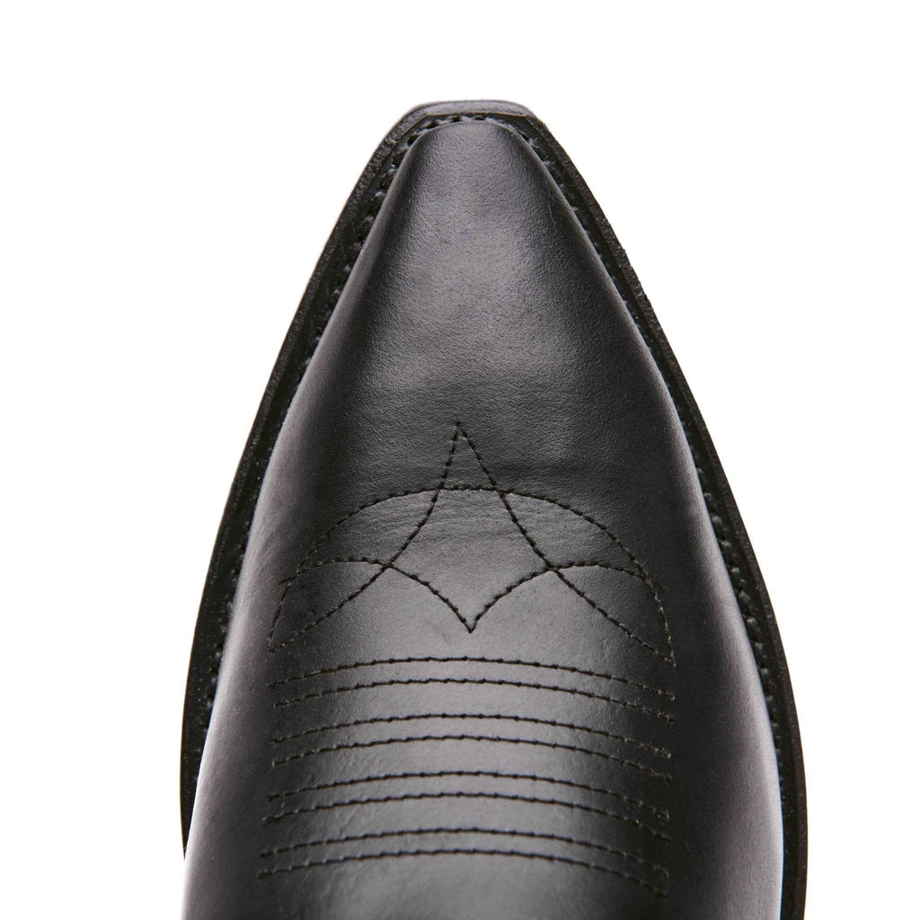 The Comal - Stylish Quarter Inch Snip Toe Boots for Fashion-Conscious Men and Women