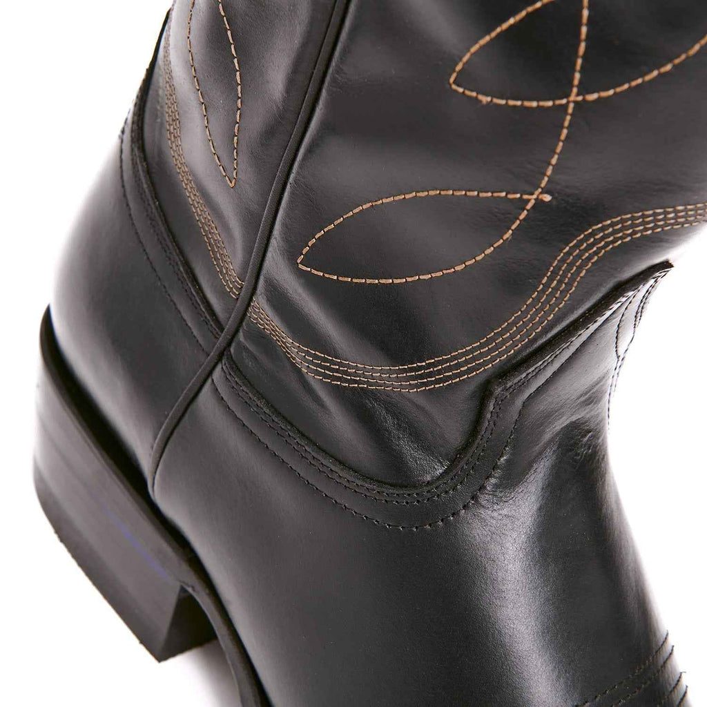 The Comal - Stylish Quarter Inch Snip Toe Boots for Fashion-Conscious Men and Women