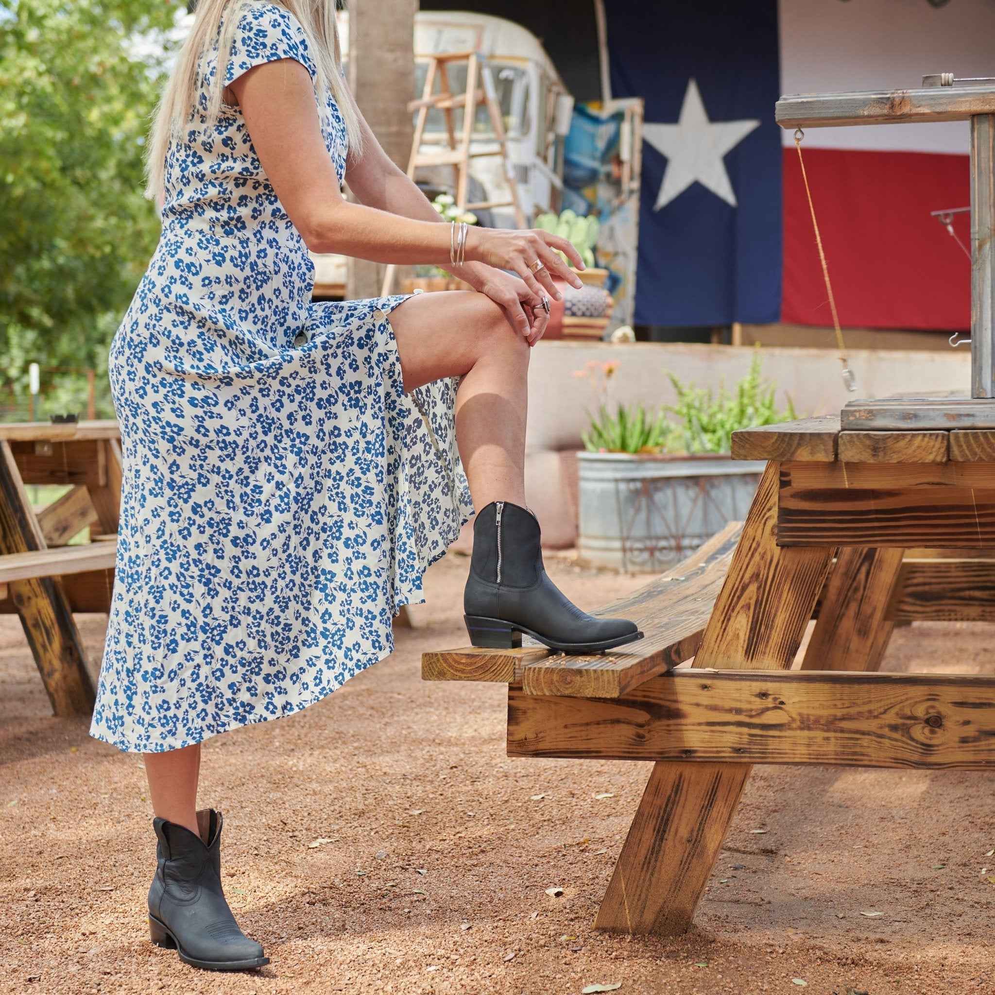 The Rainey Zip-Up Ankle Boot – Stylish and Comfortable Footwear for Day-to-Night Versatility