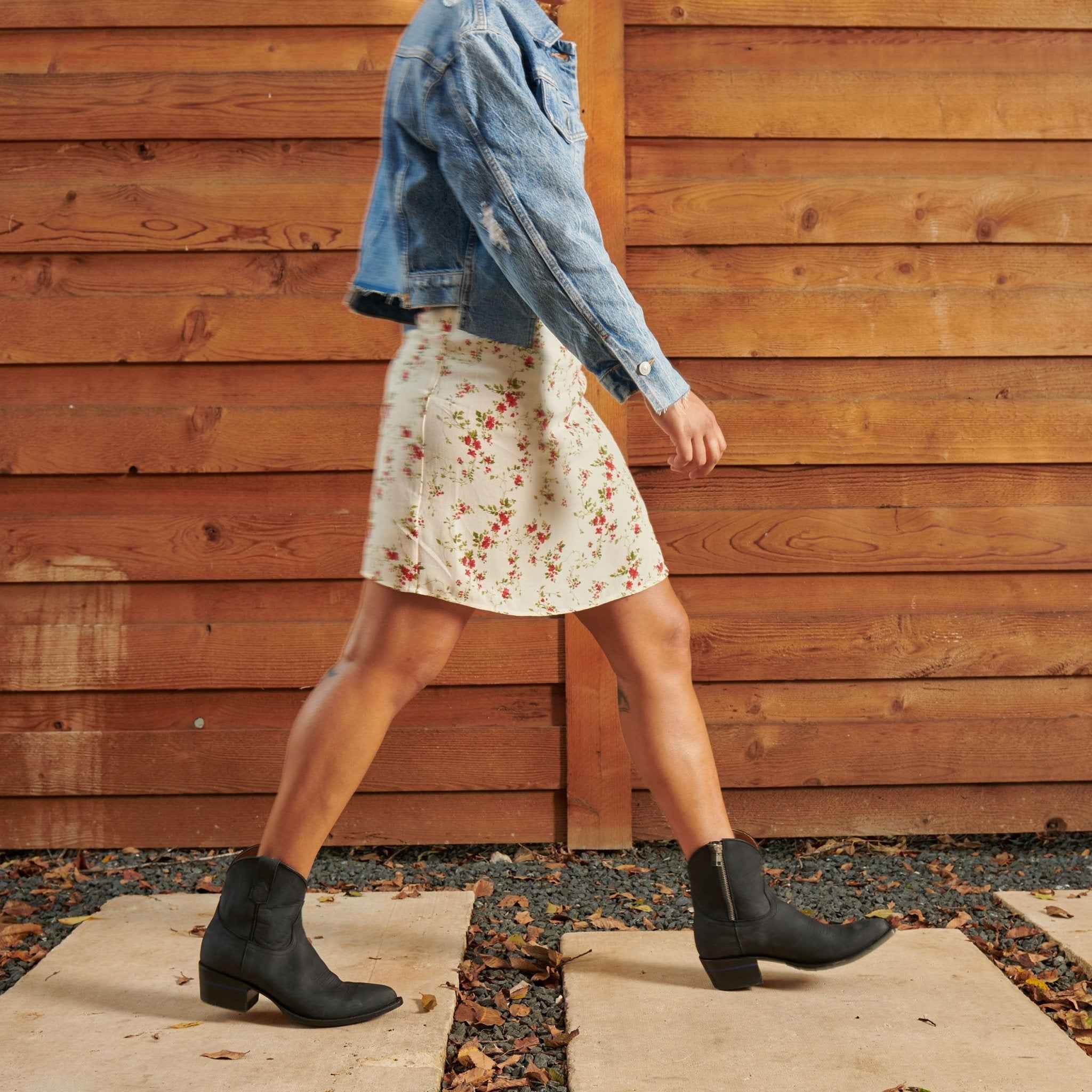The Rainey Zip-Up Ankle Boot – Stylish and Comfortable Footwear for Day-to-Night Versatility