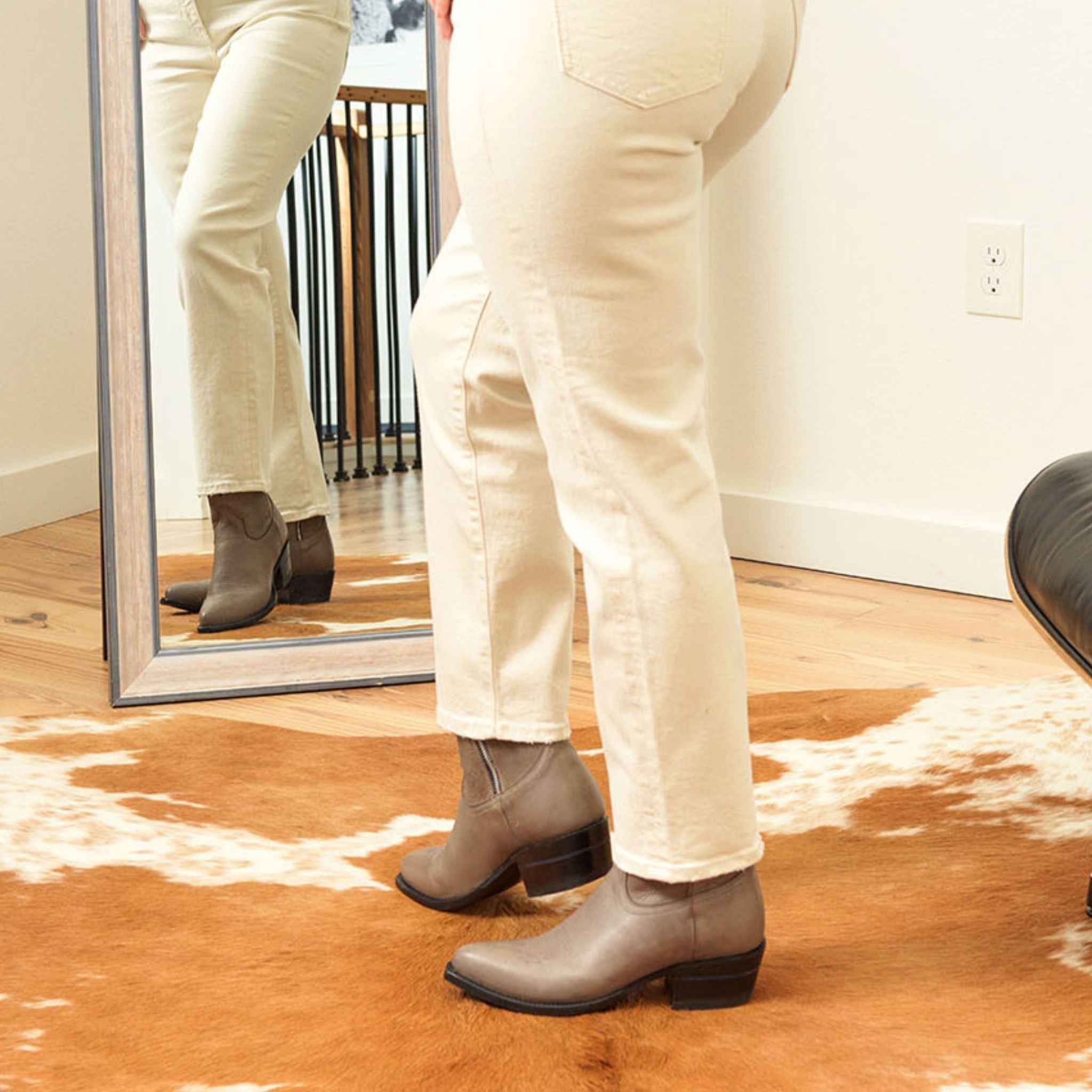The Rainey Zip-Up Ankle Boot – Stylish and Comfortable Footwear for Day-to-Night Versatility