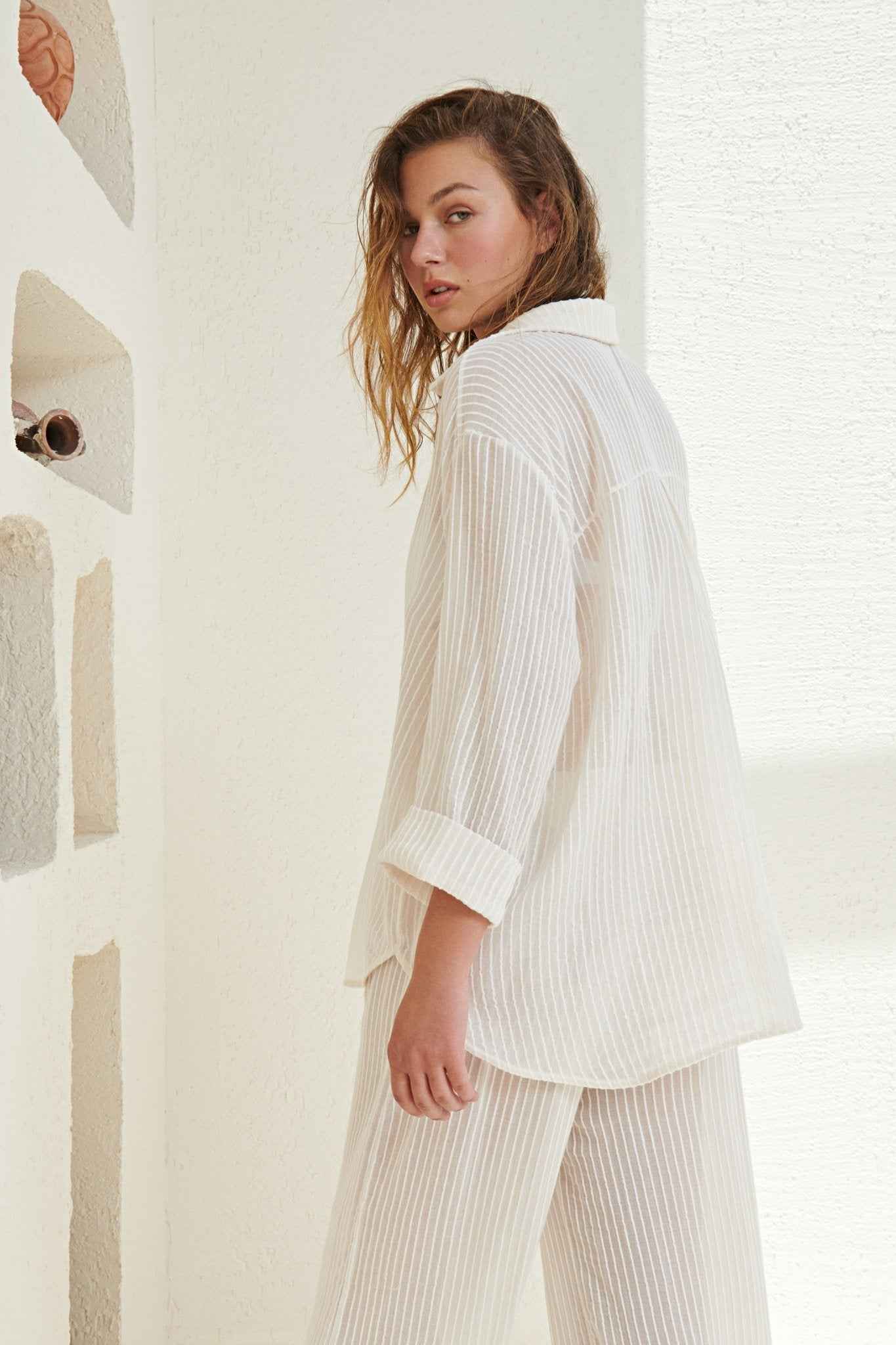 Voyage Set in White Stripes - Comfortable Sheer Cotton with Stylish Textured Design